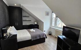Luxury Double Room With Private Bathroom